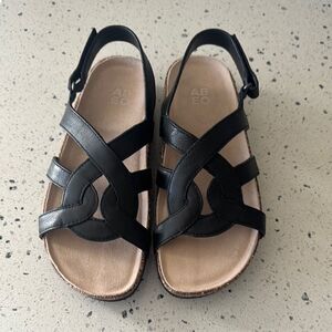 ABEO Lanai (Lacy) Women’s Size 9 Black Leather Sandals Comfortable Casual NWOB